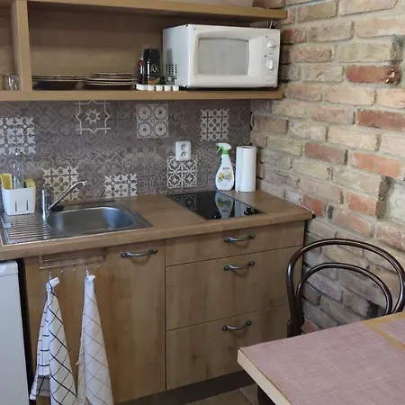 Homestay Apartman Lanzhot *