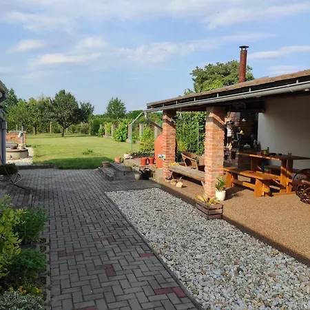 Homestay Apartman Lanzhot Lanzhot