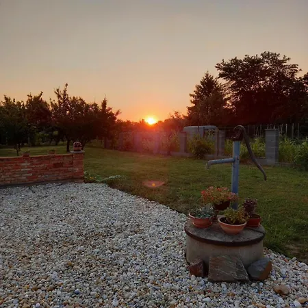 Apartman Lanzhot Privatunterkunft