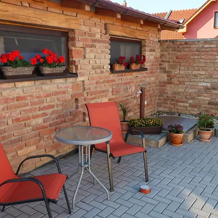 Проживание в семье Apartman Lanzhot *