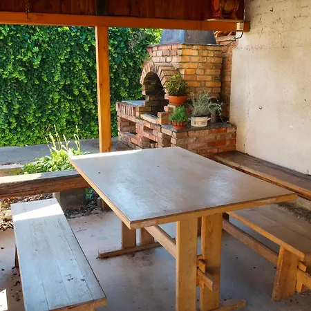 Apartman Lanzhot Проживание в семье